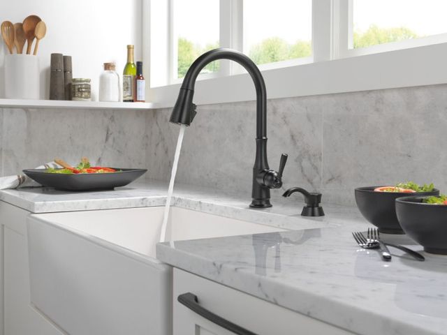 Delta Capertee™ Venetian Bronze Single Handle Pull-Down Kitchen Faucet with Soap Dispenser and Shield Spray Technology-2