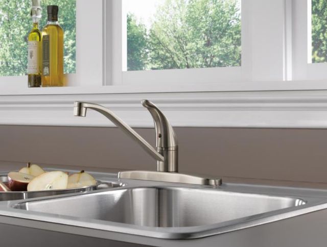 Peerless Core Stainless Single Handle Kitchen Faucet-1
