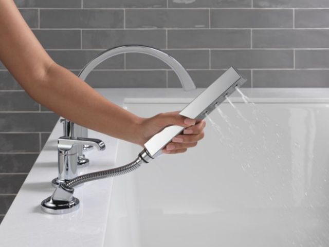 Delta Tetra® Lumicoat® Chrome Roman Tub Trim with Hand Shower-3