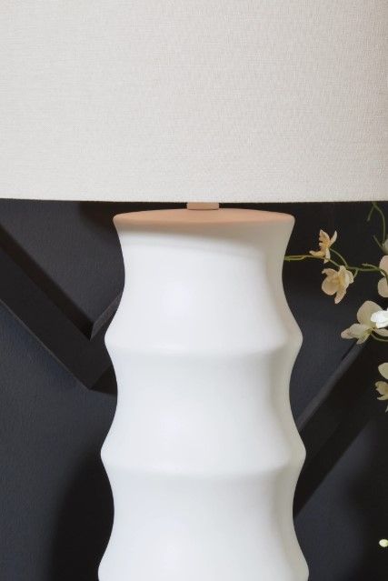 Signature Design by Ashley® Veraleigh White Table Lamp-1