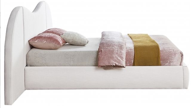 Meridian Furniture Everest White Queen Linen Textured Upholstered Panel Bed-2
