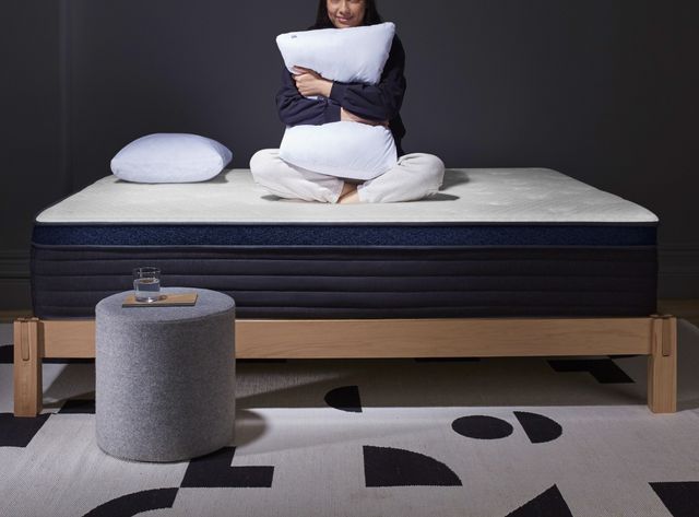 Helix Sleep Luxe Midnight Hybrid Medium Pillow Top Queen Mattress in a Box-6