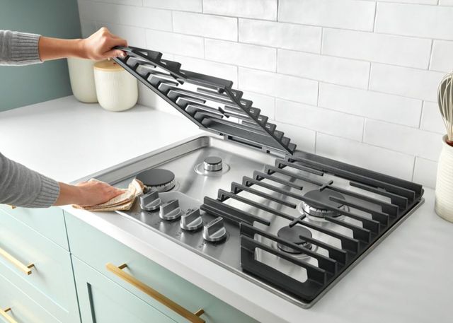 Whirlpool® 30" Stainless Steel Gas Cooktop-3