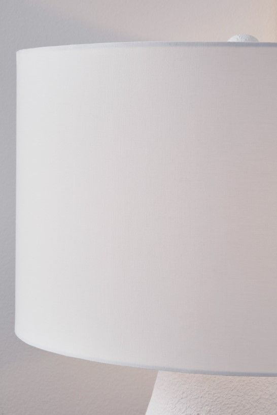 Signature Design by Ashley® Dashland White Table Lamp with Navy Accent-1