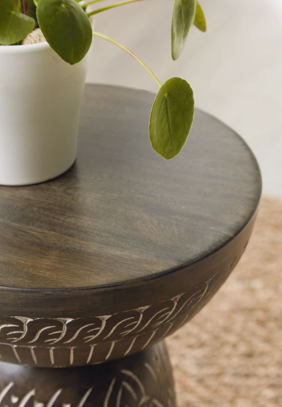 Signature Design by Ashley® Hadcher Brown Side Table with Cream Accent-2