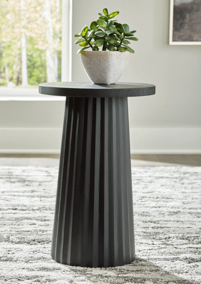 Signature Design By Ashley Ceilby Accent Table