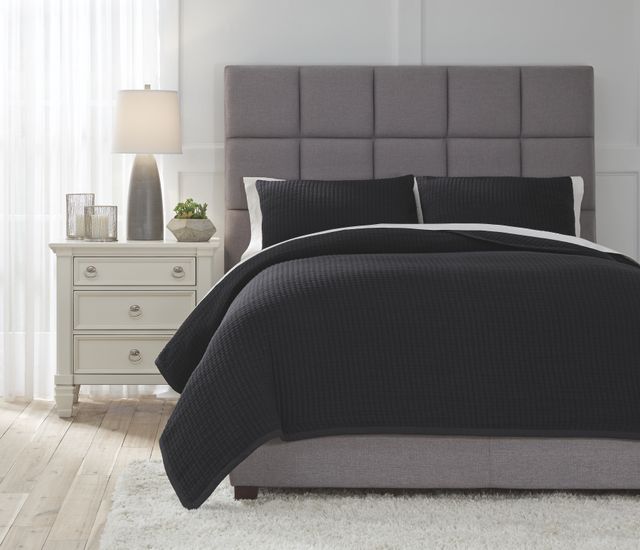 Signature Design by Ashley® Thornam Black King Coverlet Set-2