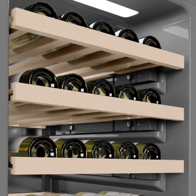 ZLINE 18 in. 9 Cu. Ft. Triple Zone 68 Bottle Panel Ready