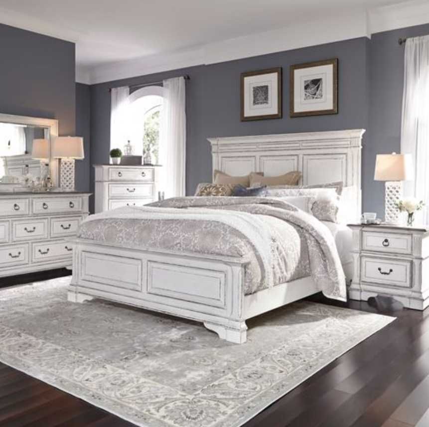 Liberty Furniture Abbey Park 5-Piece Antique White Queen Bed Set