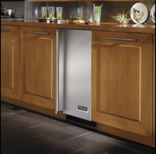 Viking® 15" 65 lb. Stainless Steel Ice Maker with Drain Pump-2
