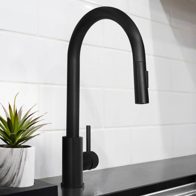 ZLINE Palisades Matte Black Pull Down Single Handle Kitchen Faucet-4