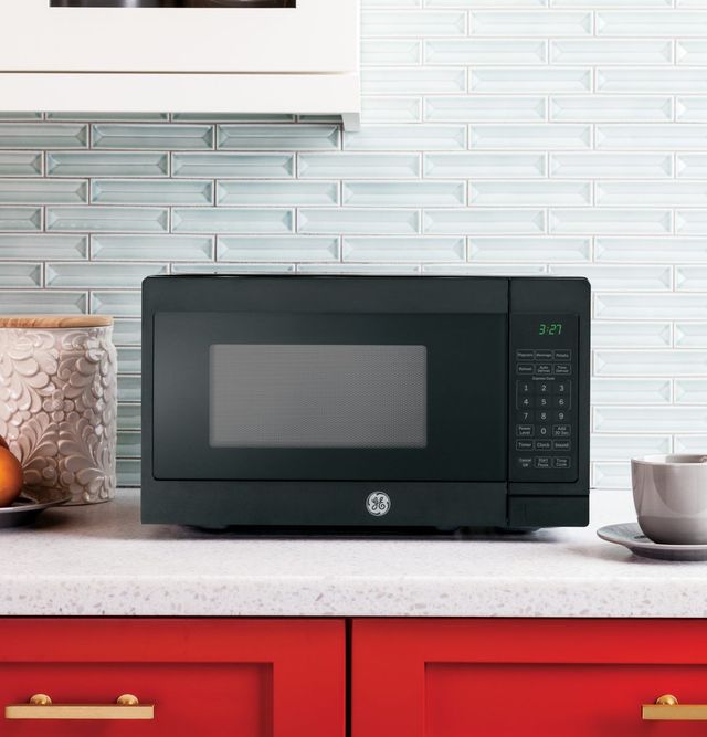 GE® 0.7 Cu. Ft. Black Countertop Microwave-4