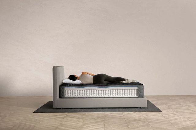 Beautyrest Black® Series 1 Hybrid 12.5" Firm Smooth Top King Mattress-7