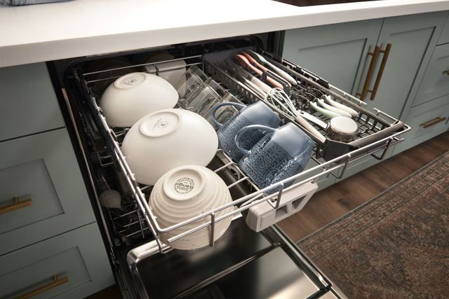 Whirlpool® 24" Fingerprint Resistant Stainless Steel Top Control Built In Dishwasher-4