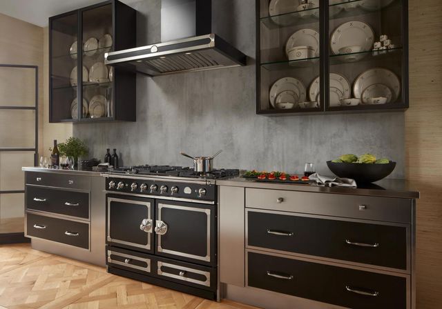La Cornue CornuFé 110 43" Gloss Black Wall Mounted Chimney Hood-2