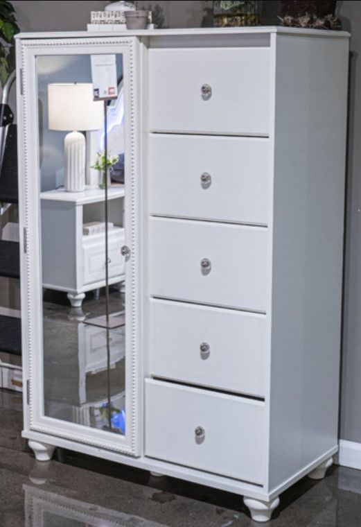 Signature Design by Ashley® Kozlani White Dressing Chest-1
