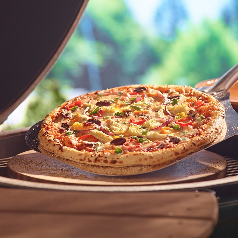 Cooking pizza on big green egg best sale