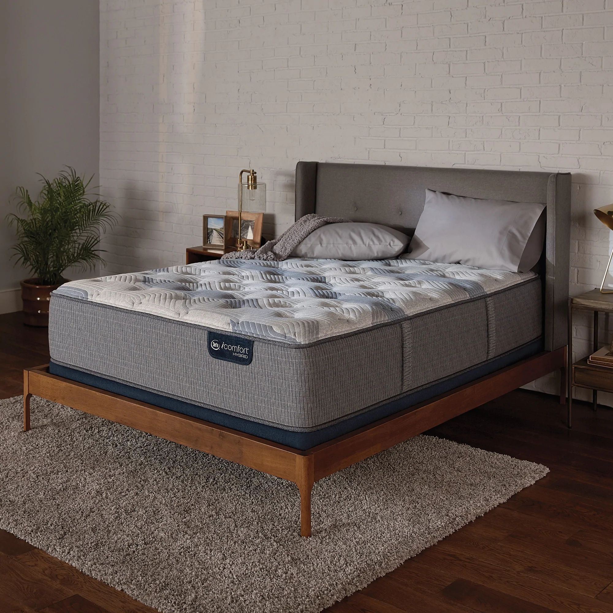 Serta® iComfort® Hybrid Blue Fusion 200 Plush Twin Mattress