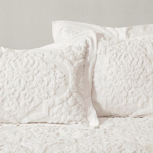 Olliix by Madison Park 5 Piece White Viola Tufted Cotton Chenille Daybed Set-2