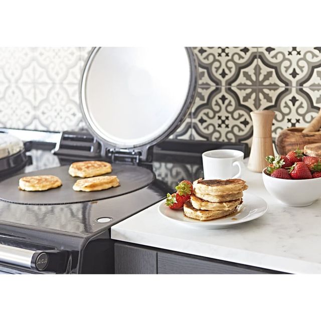 AGA™ eR7 Classic Cast Iron 39" Black Pro Style Electric Range-3