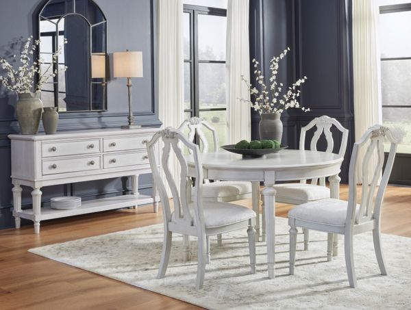 Neutral Benchcraft furniture setup with rustic accents