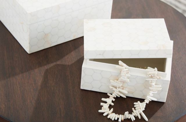 Signature Design by Ashley® Aldenburg 2-Piece Cream Box Set-2