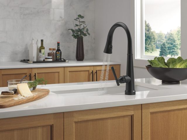 Delta Emmeline® Matte Black Touch2O® Technology Kitchen Faucet with Touchless Technology -3