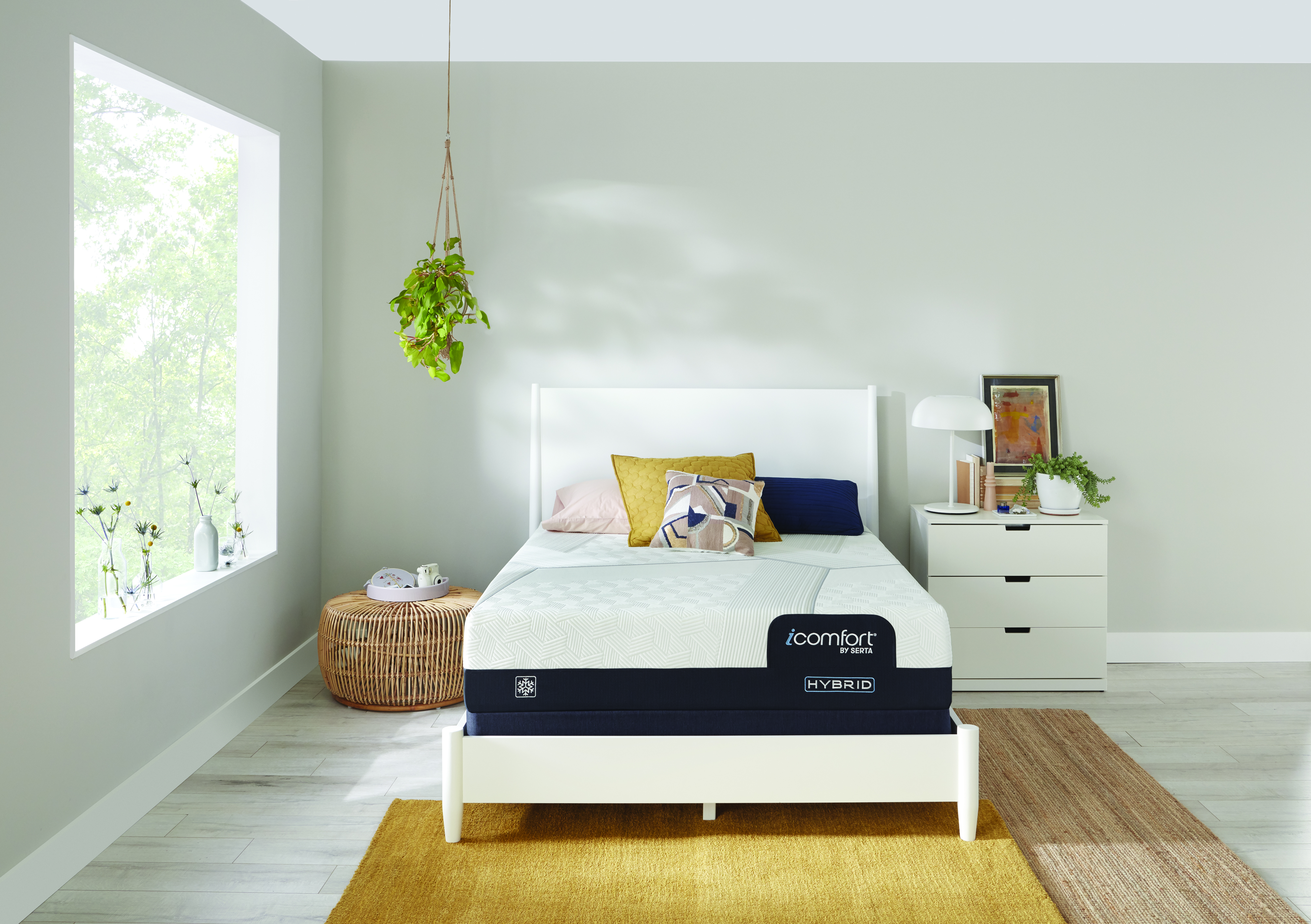 Serta iComfort Hybrid CF1000 Hybrid Medium Queen Mattress Pattersons