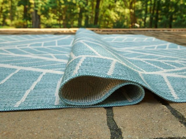 Hulsia Area Rug - 5'x7' Hulsia Area Rug - 5'x7'