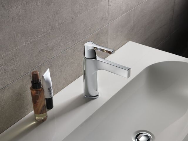 Delta Zura® Chrome Single Handle Bathroom Faucet-1