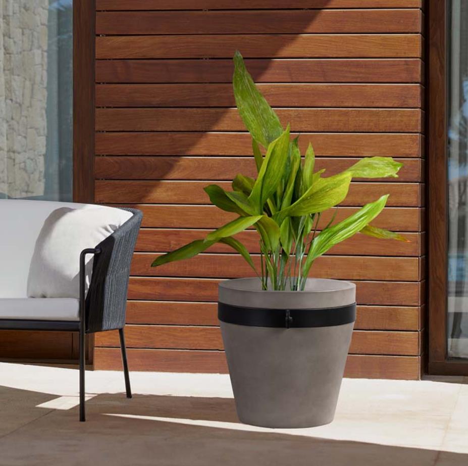 Armen Living Obsidian Planter - Thumbnail 2