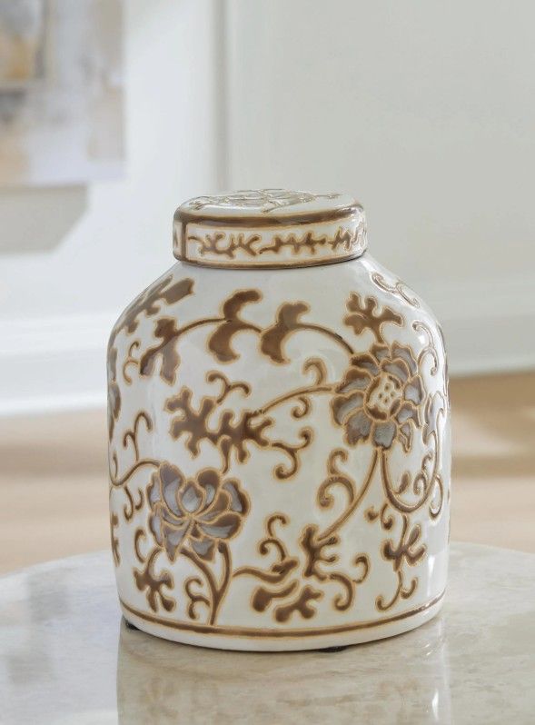 Signature Design by Ashley® Adalham Brown/Cream Jar-1