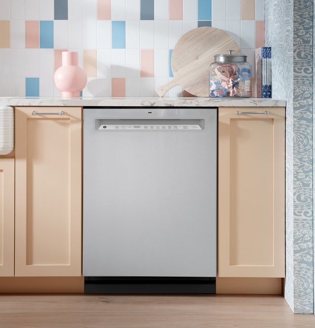 Scratch N' Dent GE® 24" Fingerprint Resistant Stainless Steel Front Control Built In Dishwasher -4