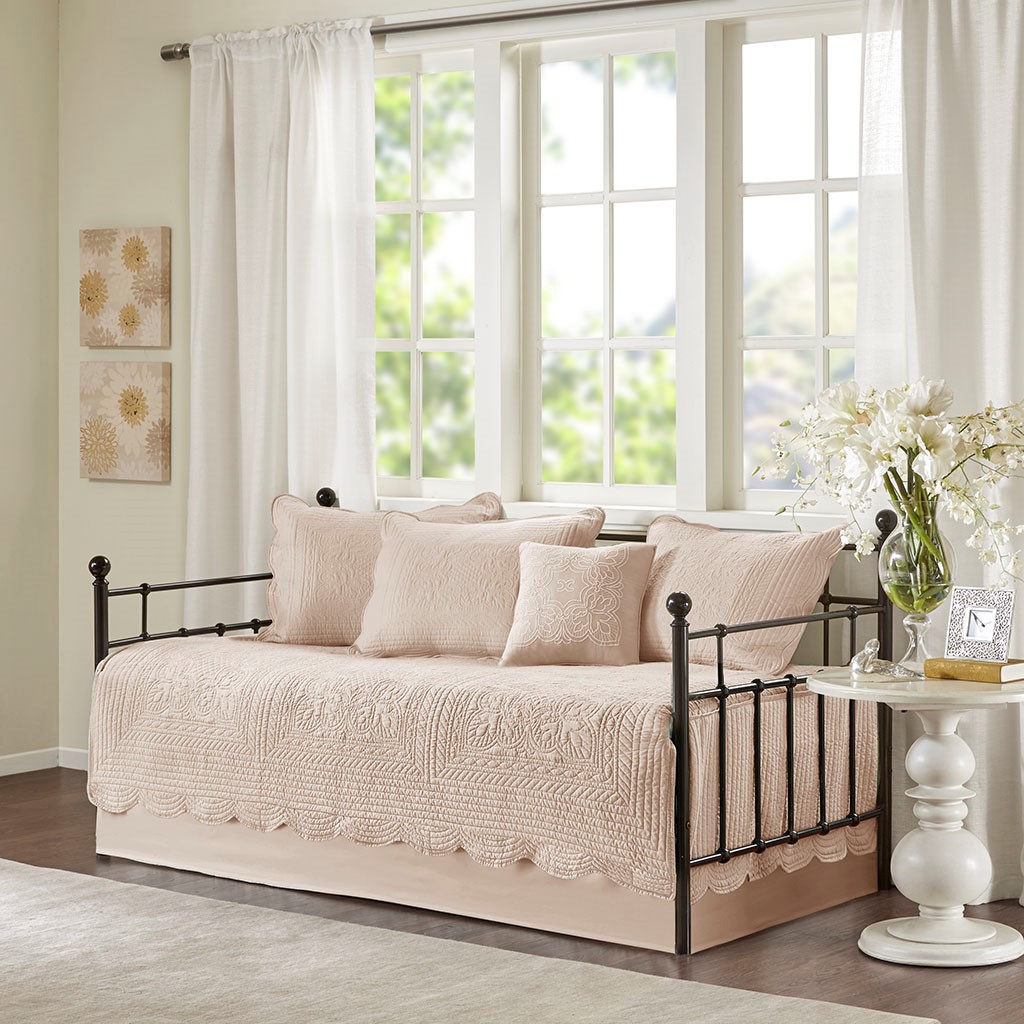 Olliix by Madison Park 6-Piece Blush Tuscany Reversible