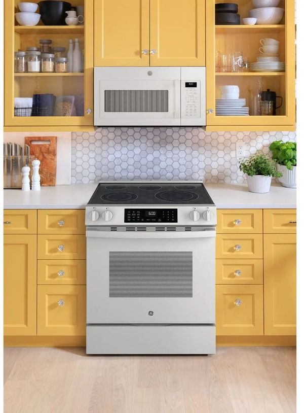 GE 600 Series 30" White Slide-In Electric Range