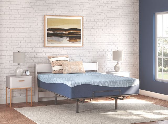 Sierra Sleep® By Ashley® Peak 2.0 Memory Foam 12" Firm Tight Top Queen Mattress in a Box-8
