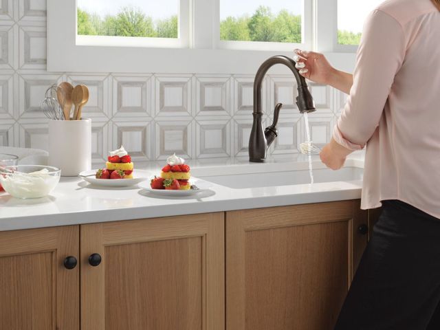 Delta Leland® Venetian Bronze Touch2O® Kitchen Faucet-3