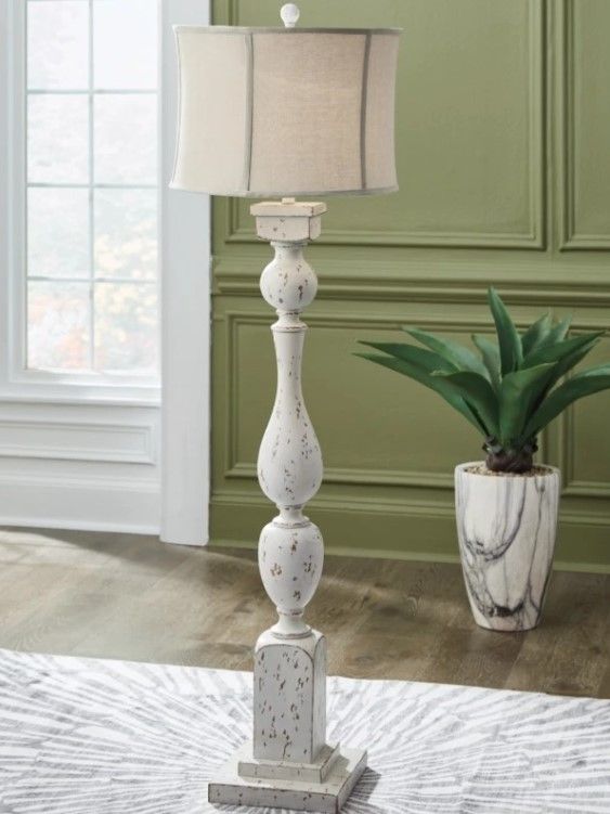 Signature Design by Ashley® Madsbrook Antique White Floor Lamp-2