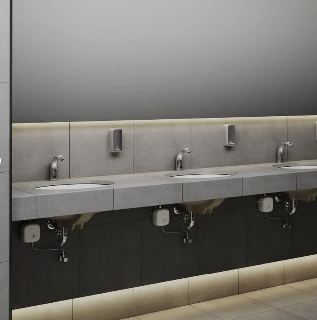 American Standard Selectronic® Polished Chrome Cast Touchless Faucet, Base Model-4
