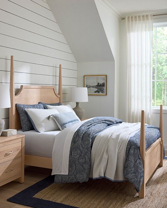 Vaughan-Bassett Tide & Timber Clear Oak California King Pencil Poster Bed-3