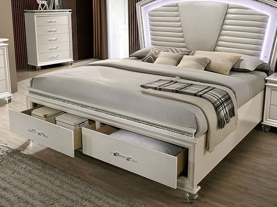 Furniture of America® Maddie 4-Piece Pearl White Queen