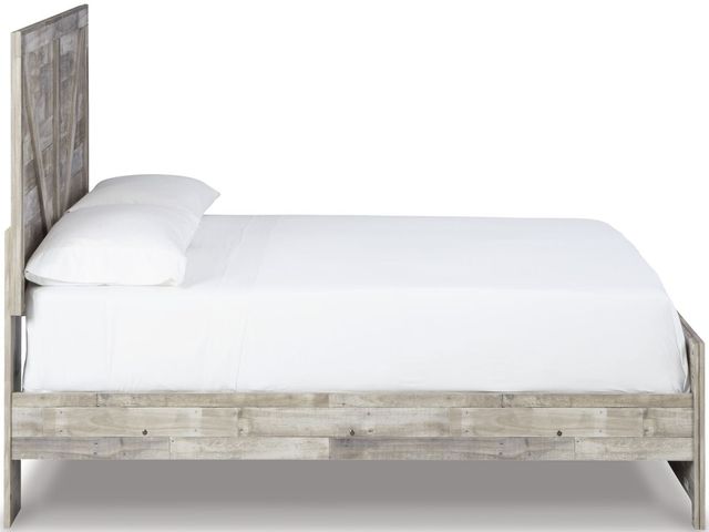 Benchcraft® Hodanna Whitewash Queen Crossbuck Panel Bed-2