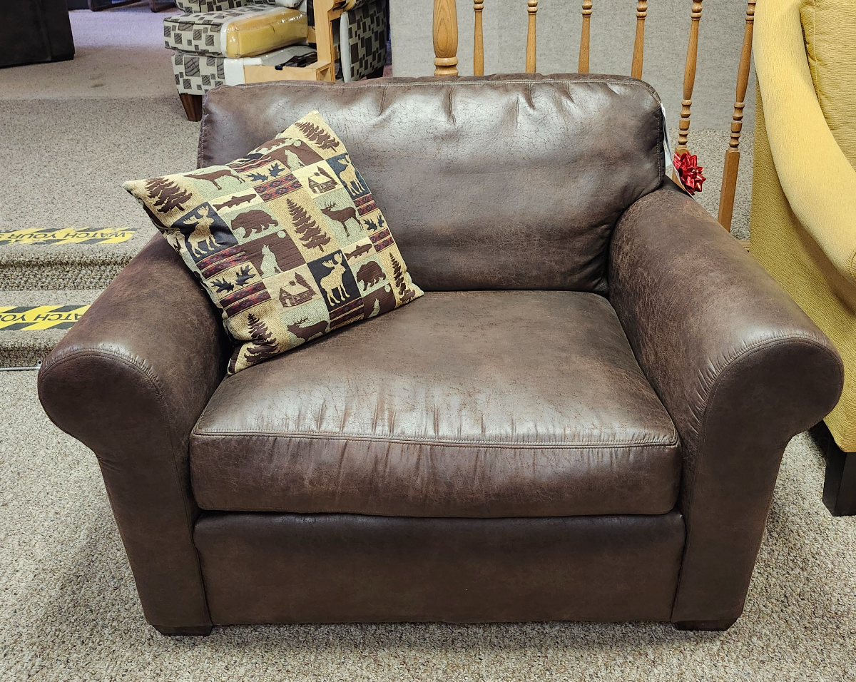 Flexsteel Customizable Randall Chair Phillips Home Furnishings Winnemucca NV
