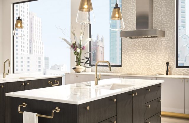 Brizo Litze® Brilliance® Luxe Gold® SmartTouch® Pull-Down Kitchen Faucet with Square Spout and Industrial Handle-3