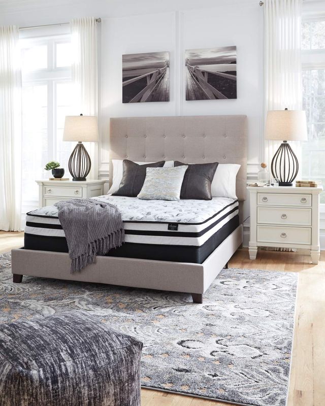 Matelas dans une boîte Chime 8 po ferme grand hybride de Sierra Sleep®-8