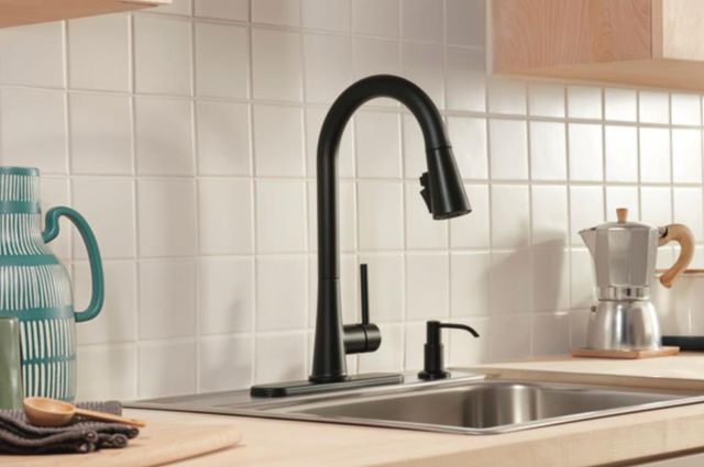 Peerless Precept® Matte Black Single Handle Pull-Down Lever Kitchen Faucet-2