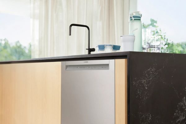 Bosch 100 Series 24" Stainless Steel Front Control Built In Dishwasher