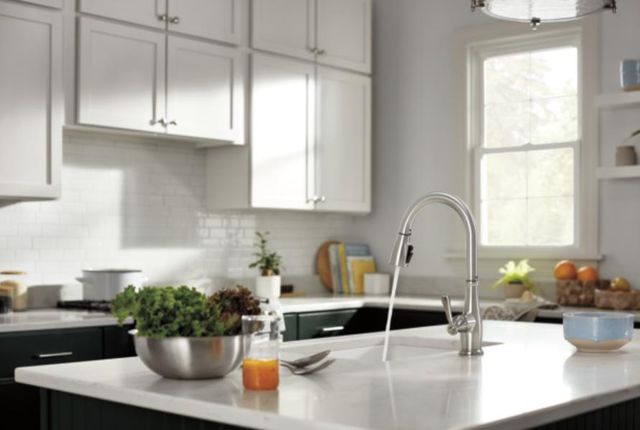 Peerless Elmhurst® Stainless Single Handle Pull-Down Kitchen Faucet-2