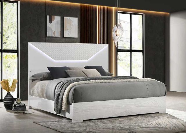 Coaster® Ives White High Gloss Queen Panel Bed-3