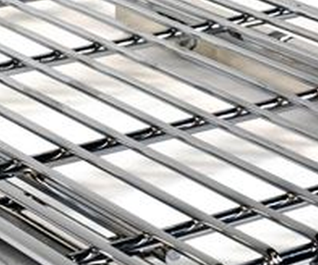 Wolf® 18" Stainless Steel Gas Range Full-Extension Ball-Bearing Oven Rack-2